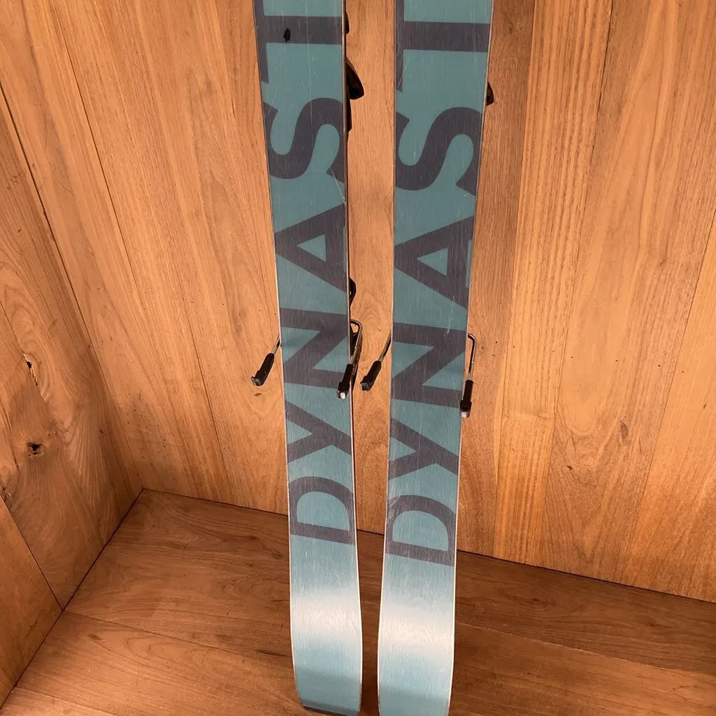 2021 Dynastar M-Pro 84 w/ Look SPX 12 Demo Bindings