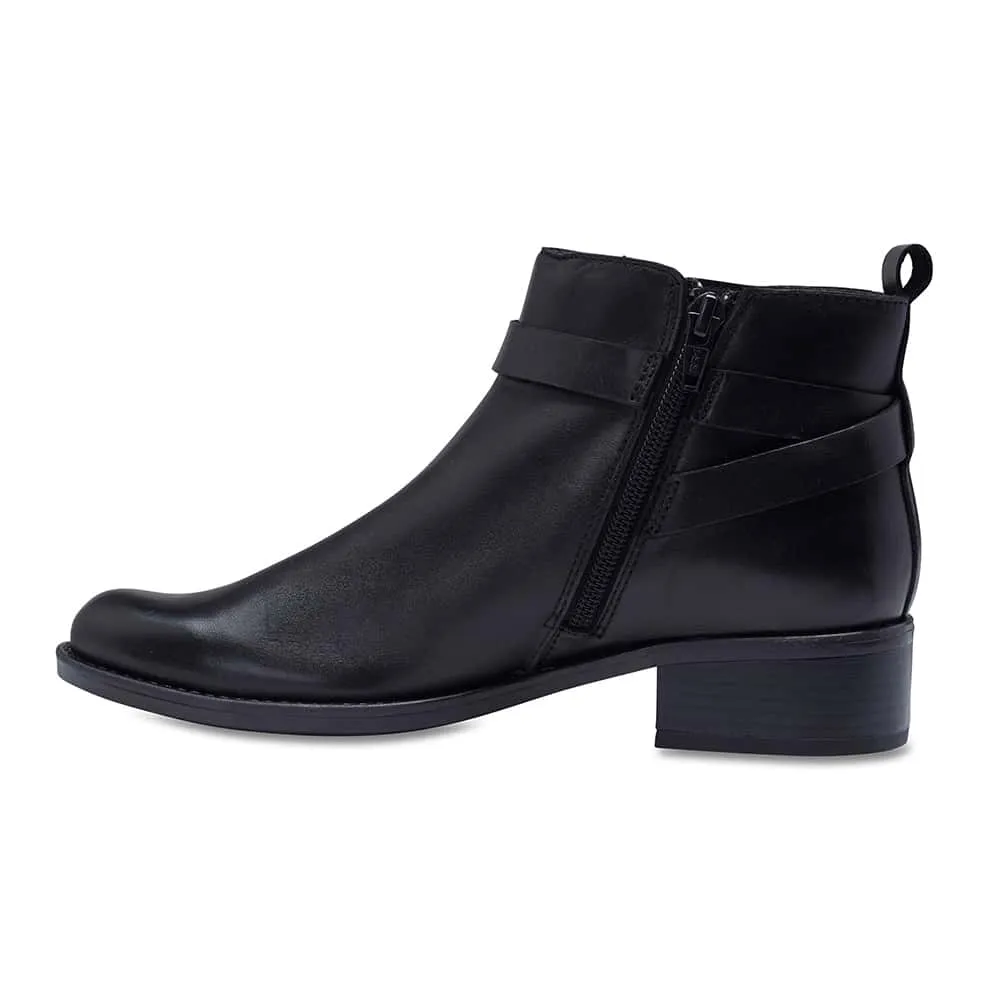 Alert Boot in Black Leather