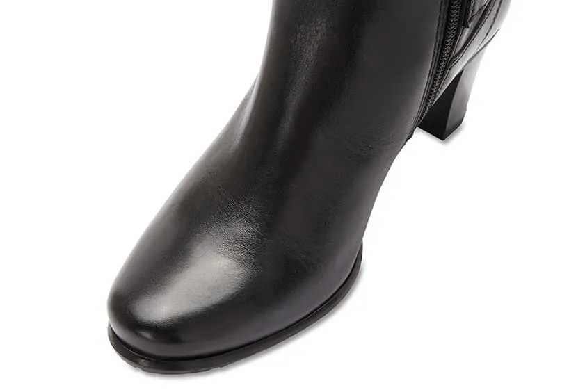 Argyle Boot in Black Leather