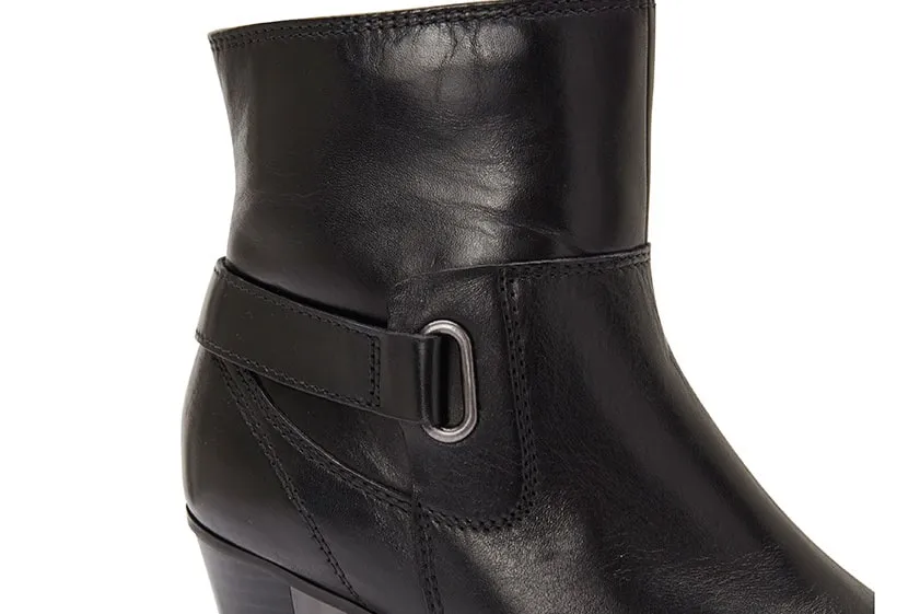 Argyle Boot in Black Leather