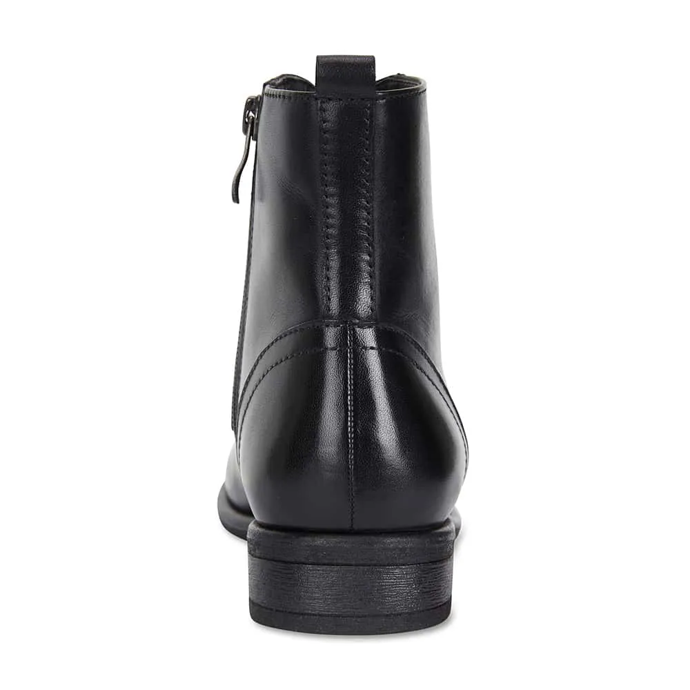 Badge Boot in Black Leather