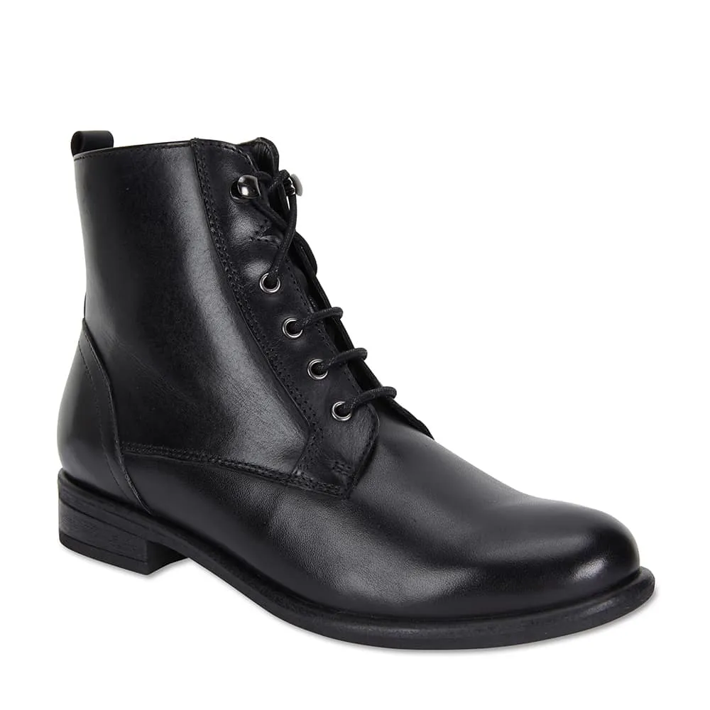 Badge Boot in Black Leather