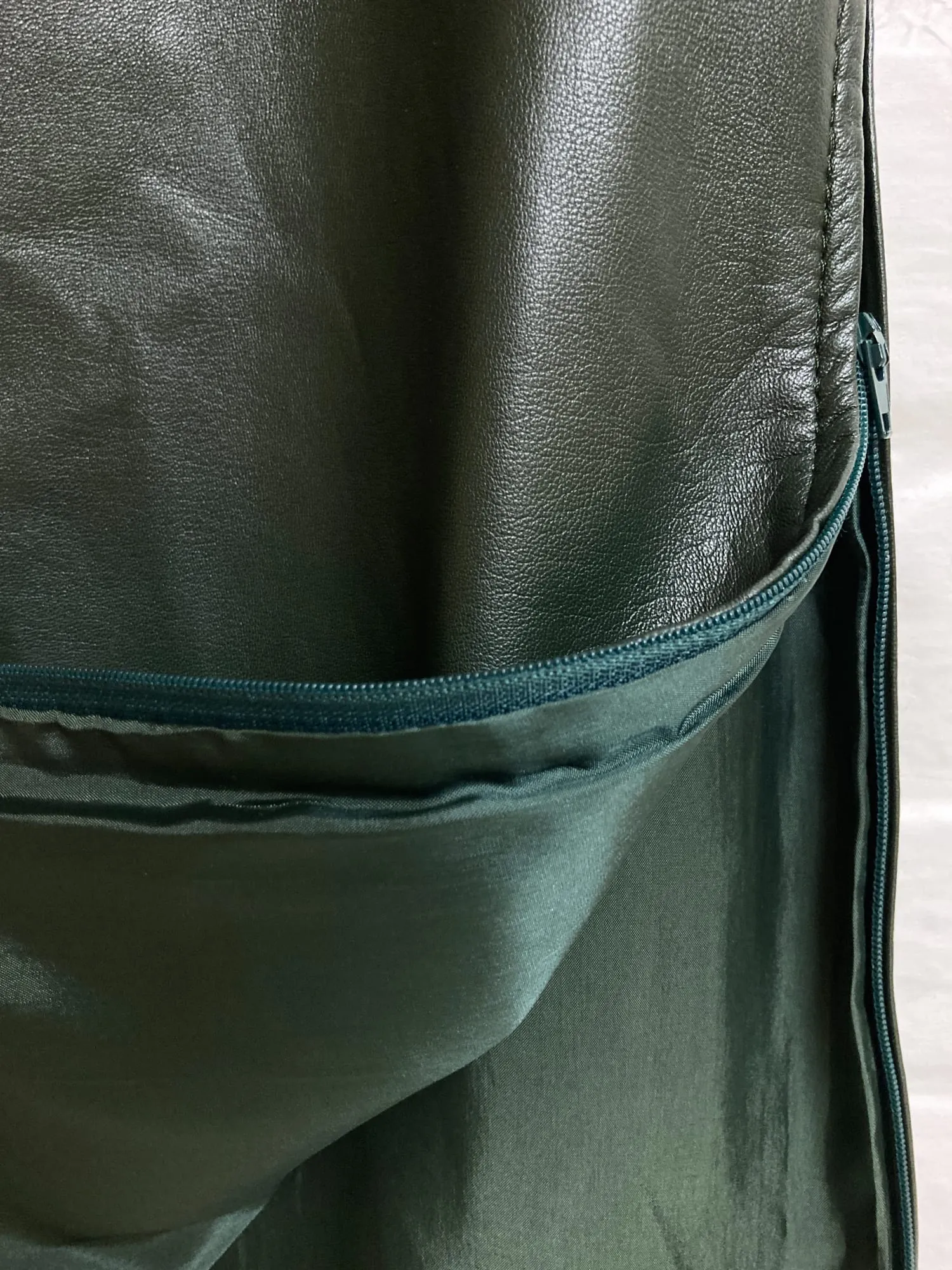 Gianfranco Ferre Studio dark green leather side zip skirt - IT size 28