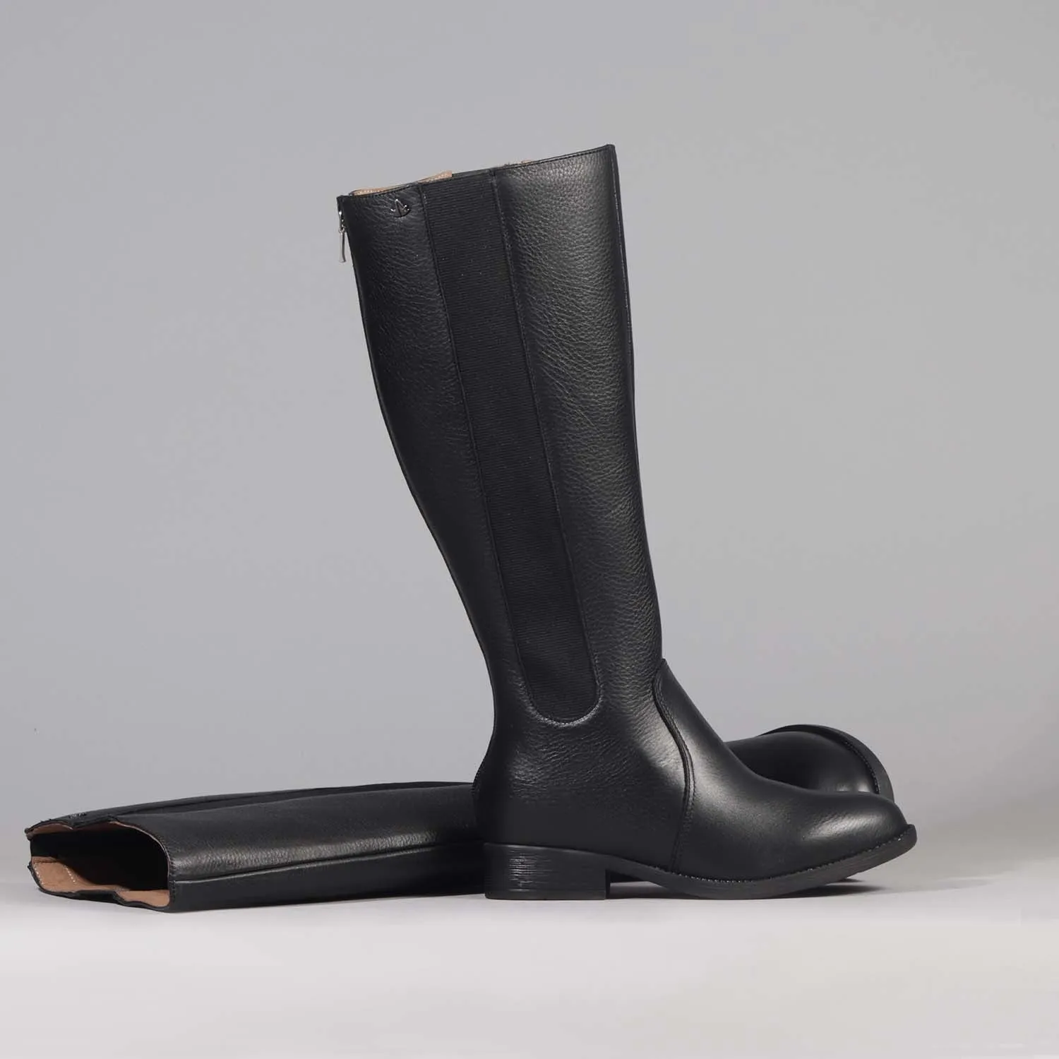 Knee high Flat Boot in Black - 12645