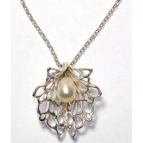 Petals & Pearls Pendant